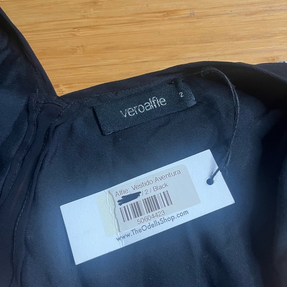 NWT Vero Alfie- Elegant Black Star Embellished Dress. Size M - Picture 3 of 9